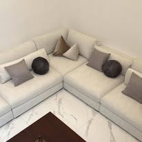 Sala blanca con acabado limpio